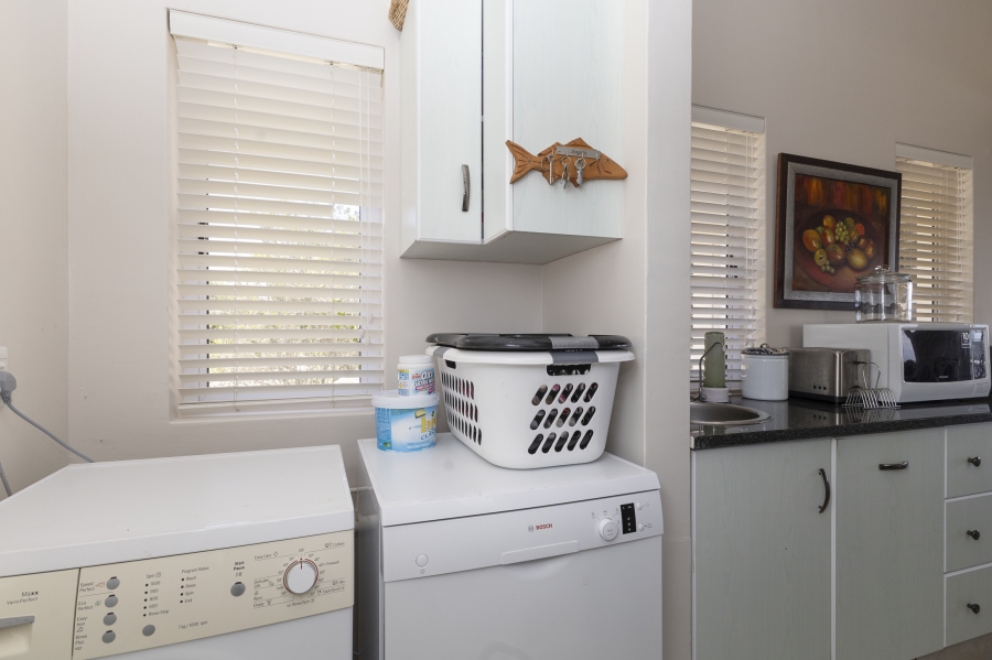 5 Bedroom Property for Sale in Kleinemonde Eastern Cape